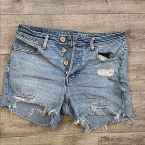 American Eagle Women's Light Blue Distressed Tomgirl Jean Shorts